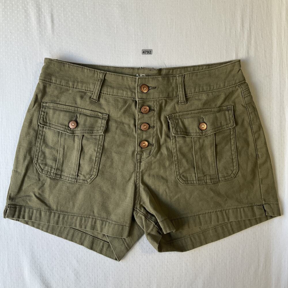 No Boundaries Women Shorts 11 Olive Cargo Button 2.5" Inseam Outdoor 29" Waist